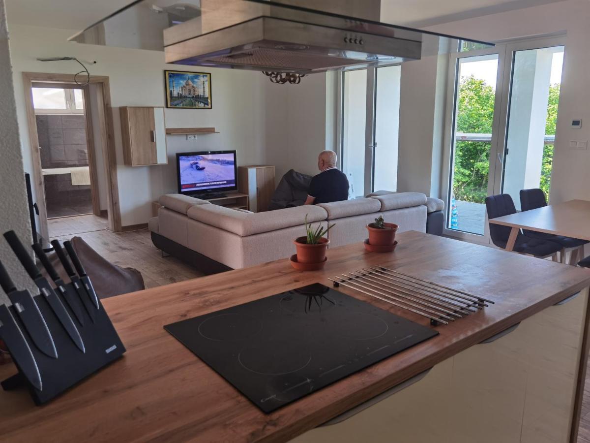 Апартаменты Sunset House Piestany Cervena Veza Banka Экстерьер фото