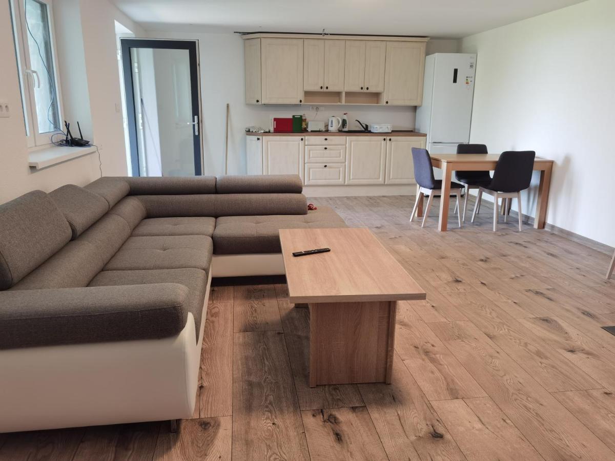 Апартаменты Sunset House Piestany Cervena Veza Banka Экстерьер фото