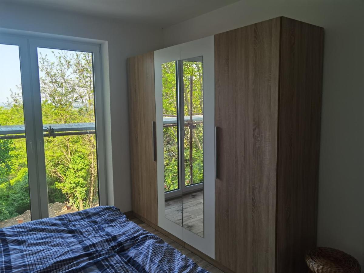 Апартаменты Sunset House Piestany Cervena Veza Banka Экстерьер фото